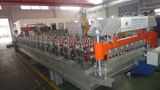 Corrugated roll forming machine