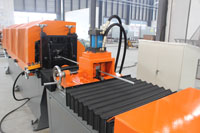 Roll forming machine